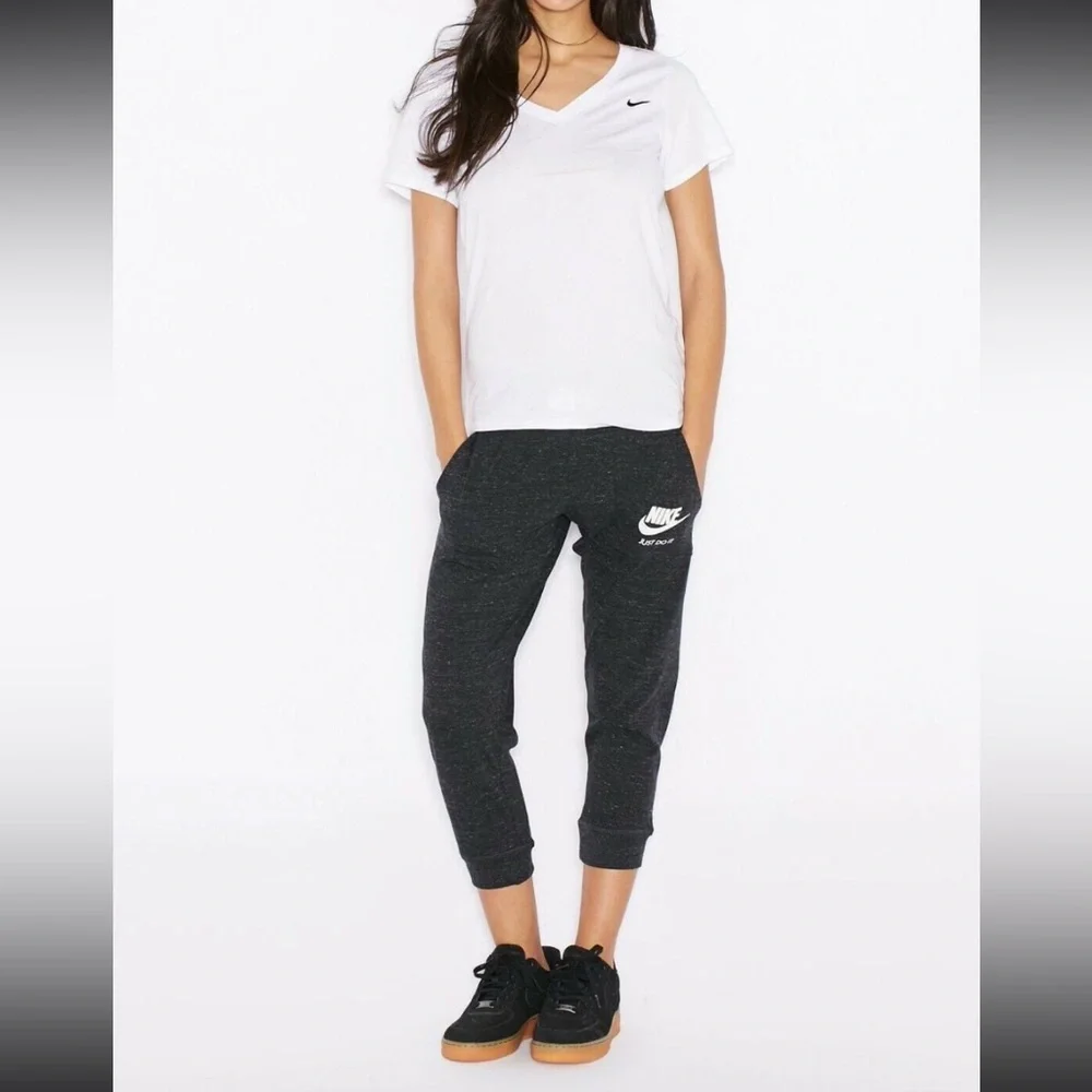 Nike Plus Vintage Capri Pants - Picture 8 of 8